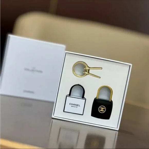 Chanel Black & Gold Keychain Pad Lock - Picture 4 of 7